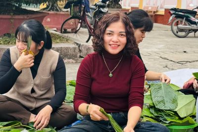 Công đoàn Trường THCS Đặng Xuân Khu chăm lo tết cho người lao động