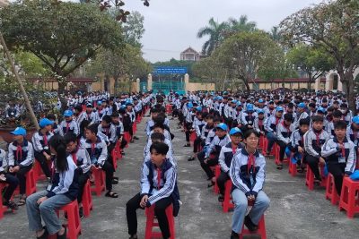 Liên đội TNTP Trường THCS Đặng Xuân Khu phát động ủng hộ đồng bào miền Trung, Tây Nguyen bị ảnh hưởng lũ, lụt